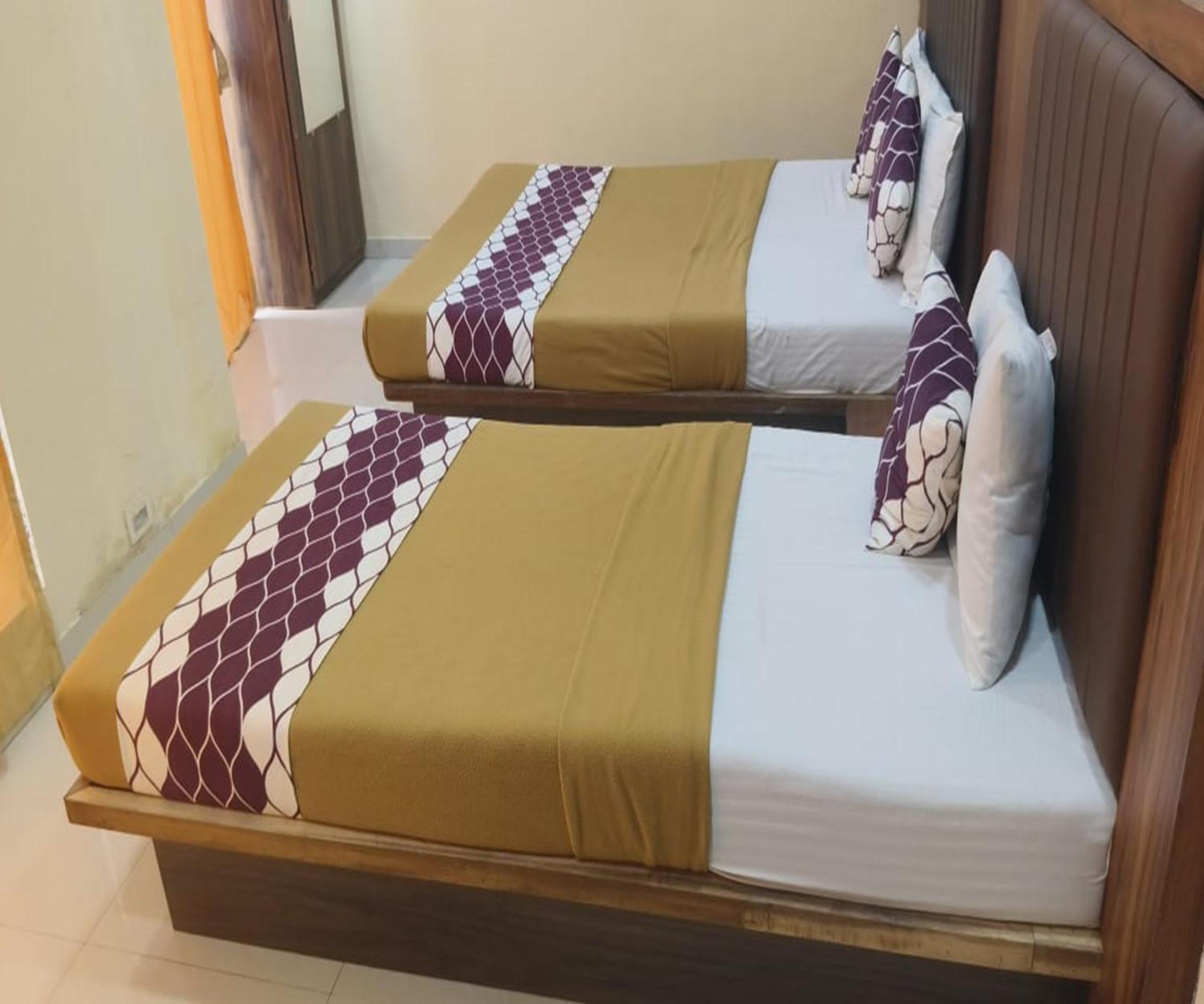 Hotel Om Sai Нави Мумбаи Экстерьер фото