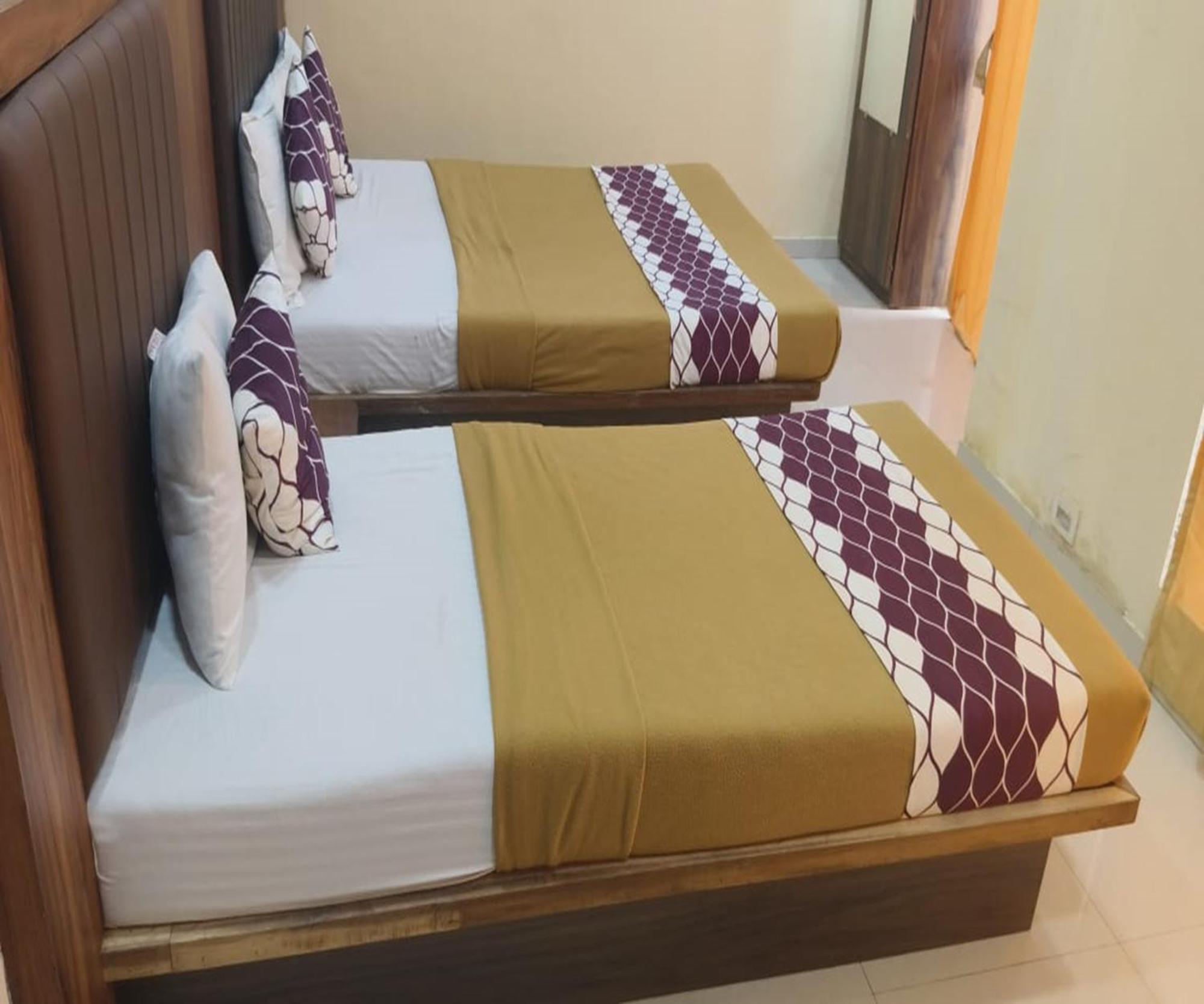 Hotel Om Sai Нави Мумбаи Экстерьер фото