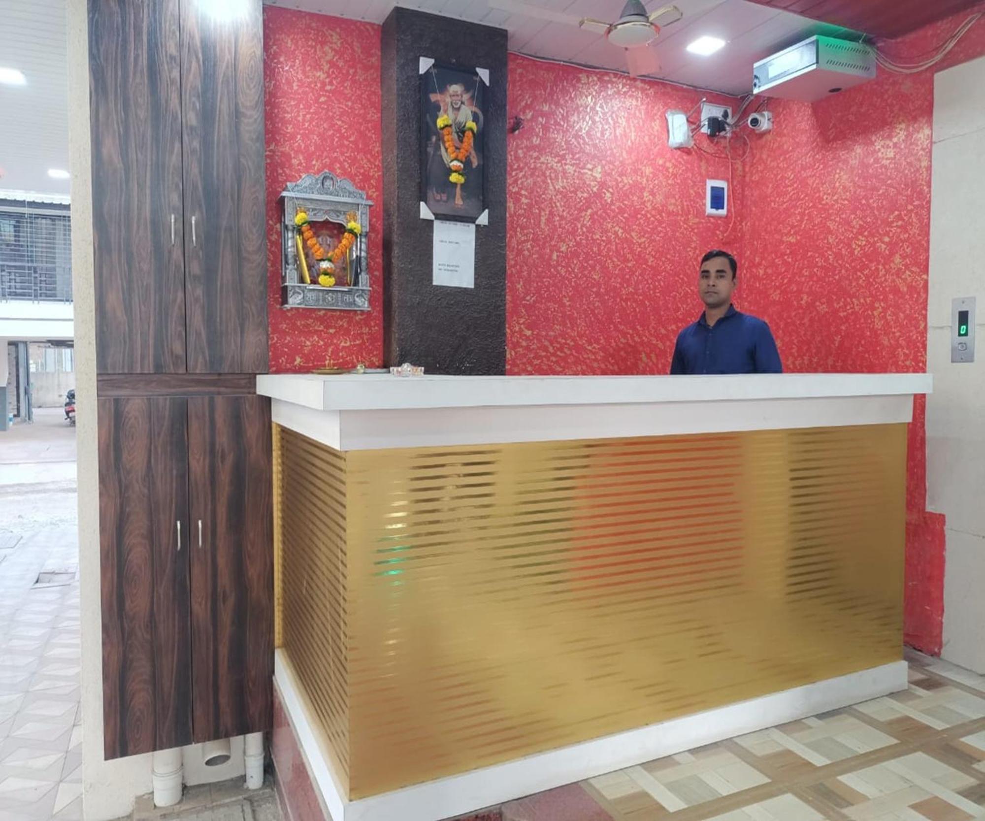 Hotel Om Sai Нави Мумбаи Экстерьер фото